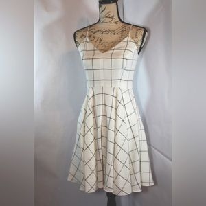 Beautiful Gianni Bini spring or summer dress!